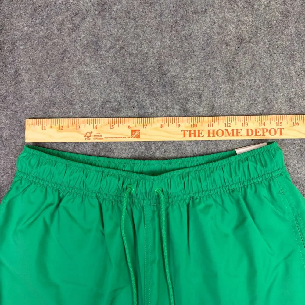 Men's Nike Club Woven Flow Shorts Size Medium Stadium Green FN3307-324